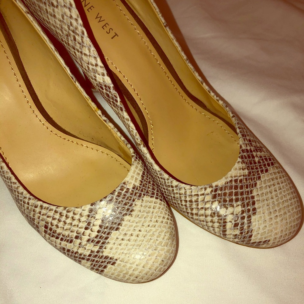 Nine West Round Pump Snake Skin Heels